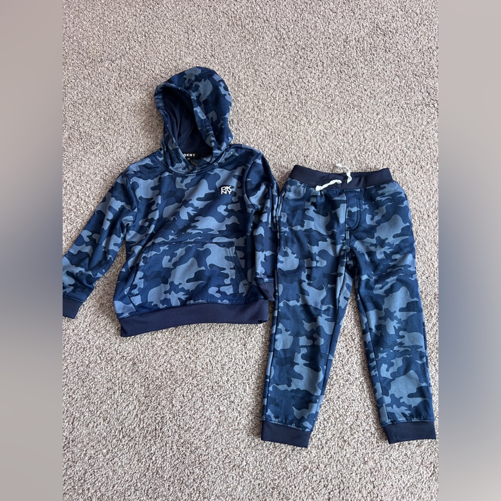 DKNY boys blue camo sweatsuit tracksuit matching outfit set 4T B1G1 50% off